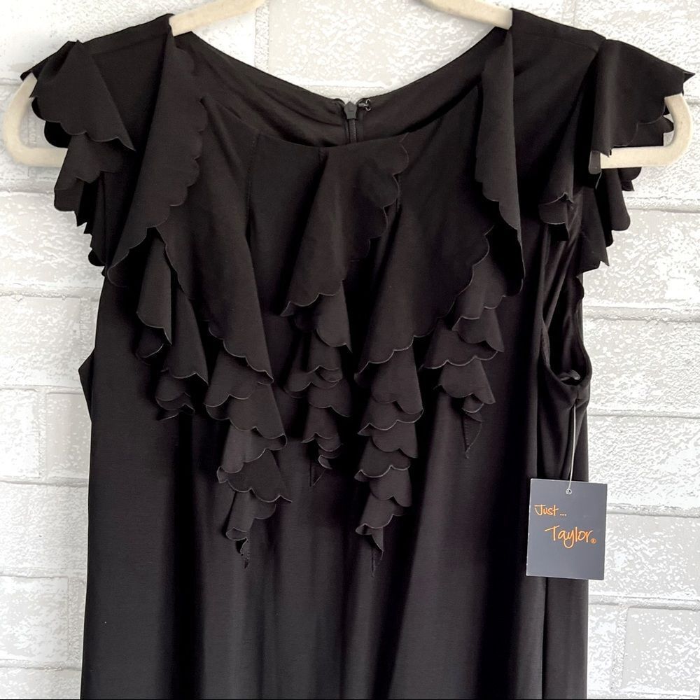 🖤 Just … Taylor 🖤 little black dress ruffle scallops size 10 new